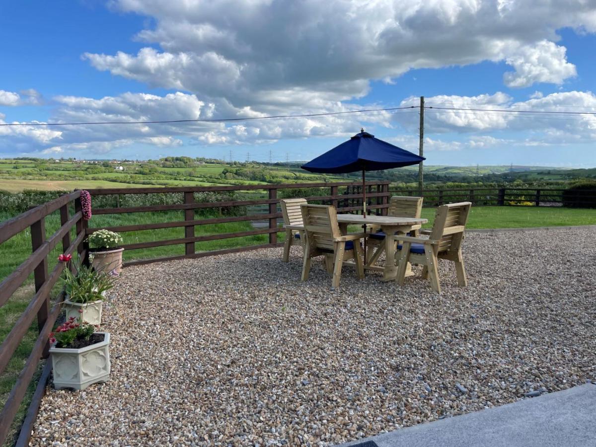 Sunny Bank- Countryside Escape With Private Hot Tub And Countryside Views Villa Carmarthen Exterior photo